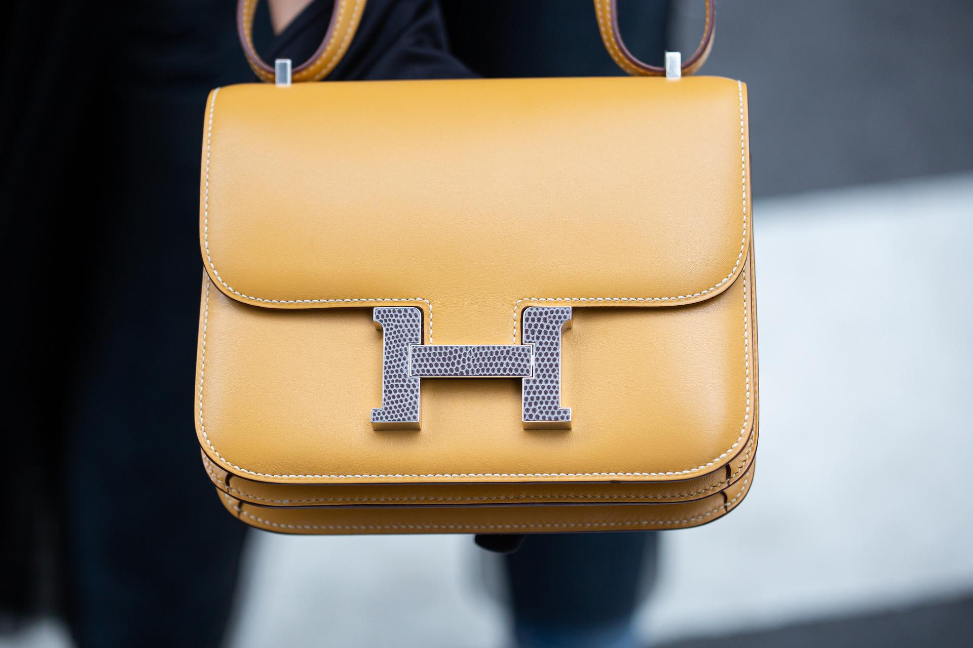 Hermès H 搭扣的演变