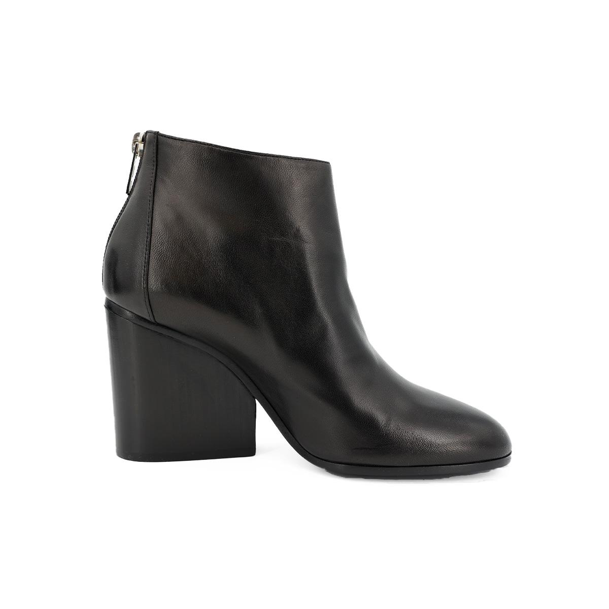 HERMÈS Boots in Black - 8