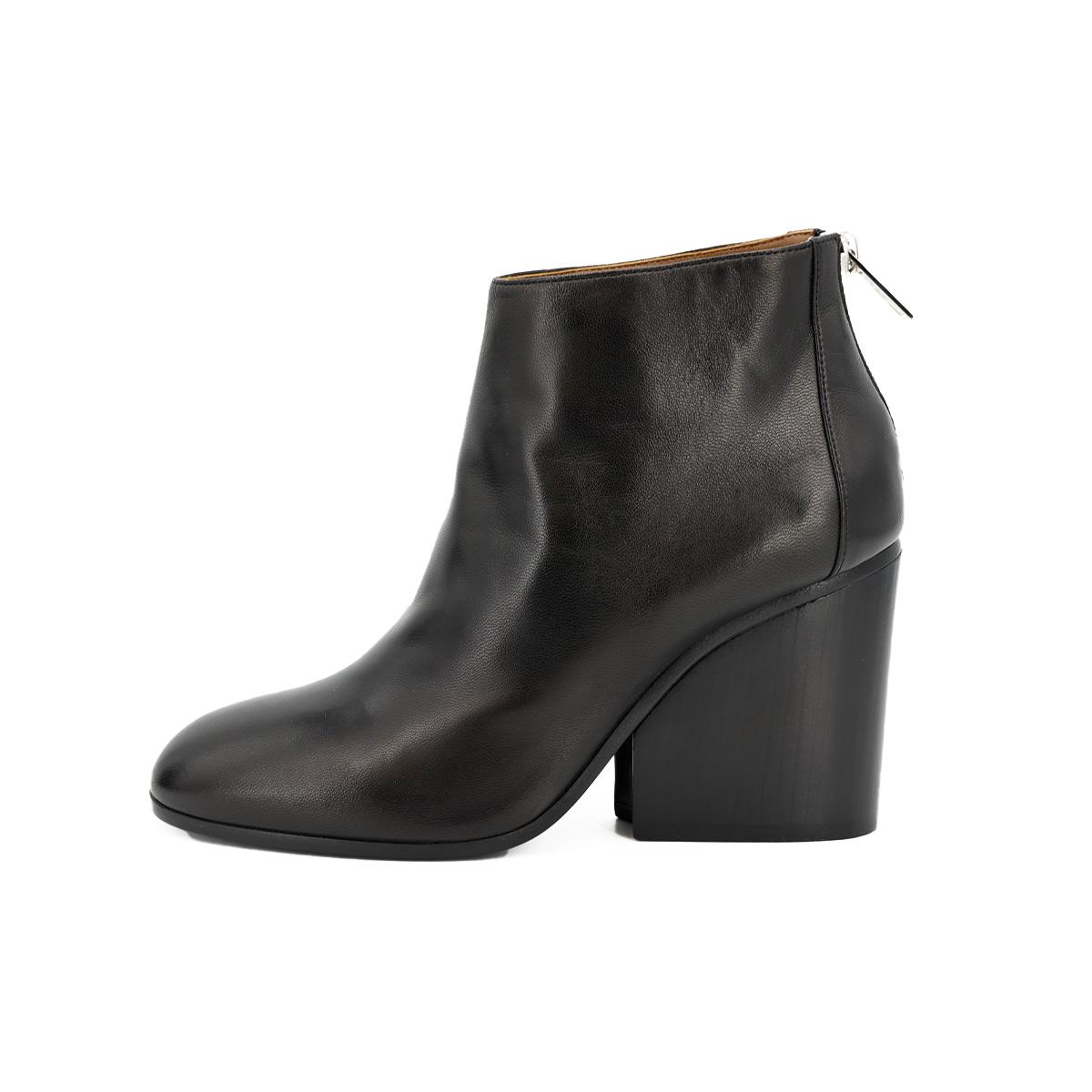 HERMÈS Boots in Black - 4