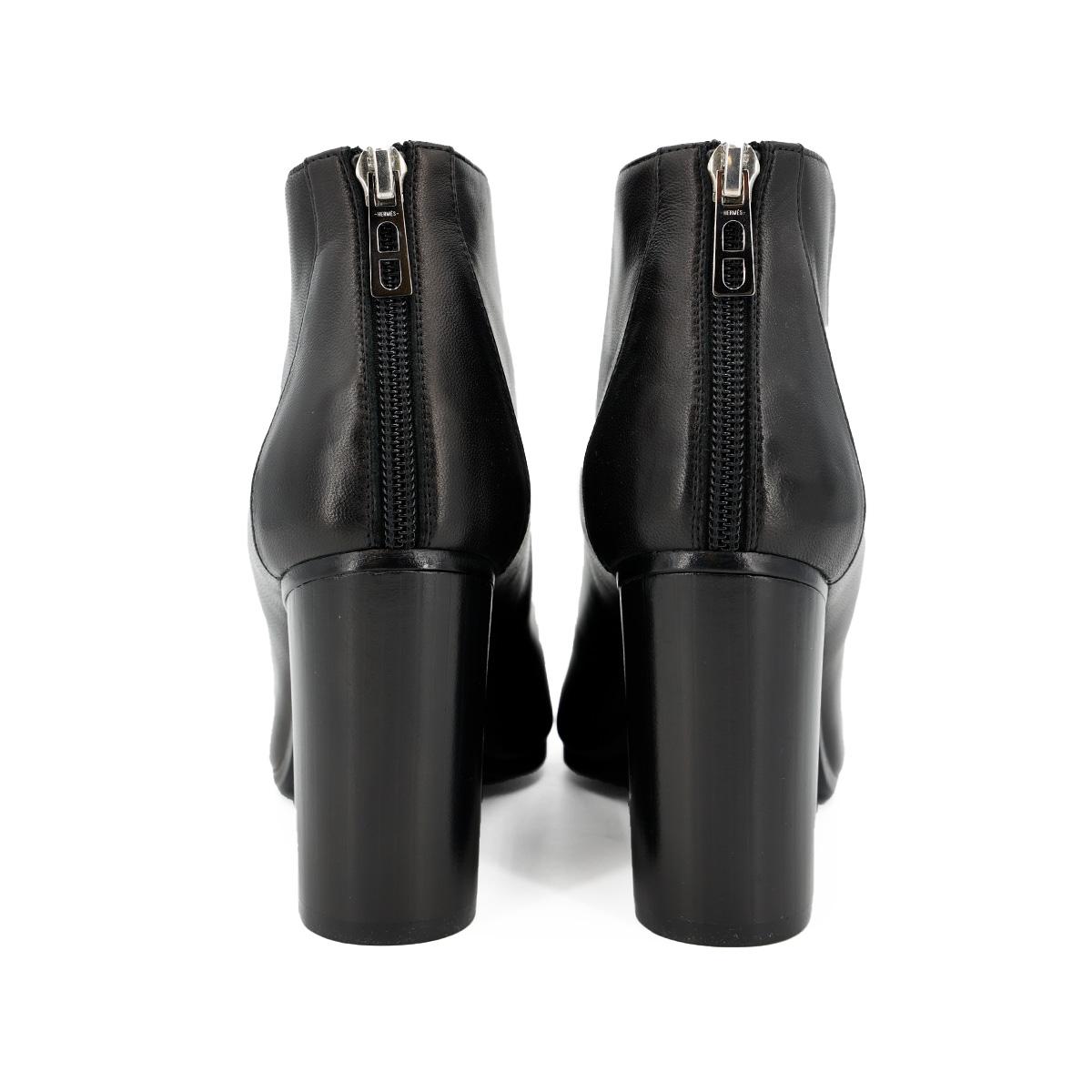HERMÈS Boots in Black - 3