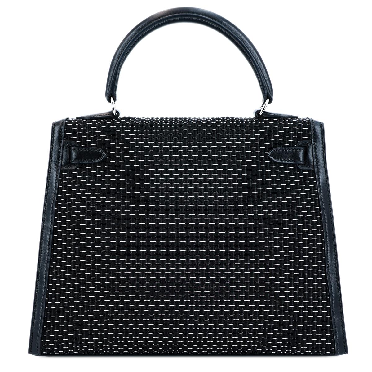 HERMÈS Limited Edition Kelly Crinoline 25 Sellier handbag in Black and Silver Crinoline with Palladium hardware - 3