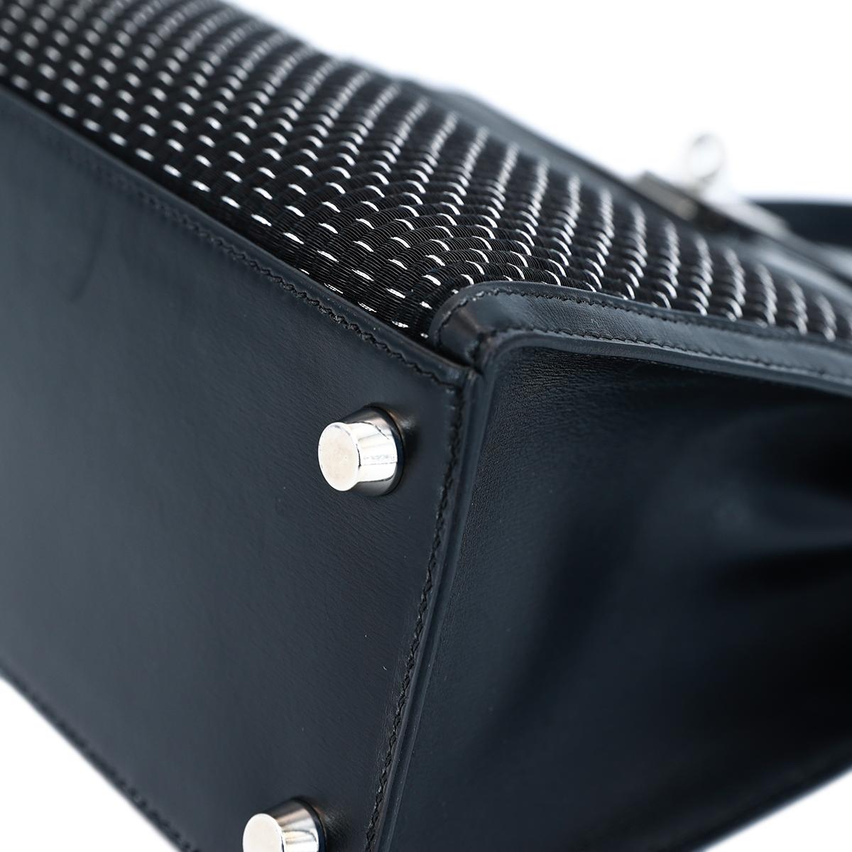 HERMÈS Limited Edition Kelly Crinoline 25 Sellier handbag in Black and Silver Crinoline with Palladium hardware - 8