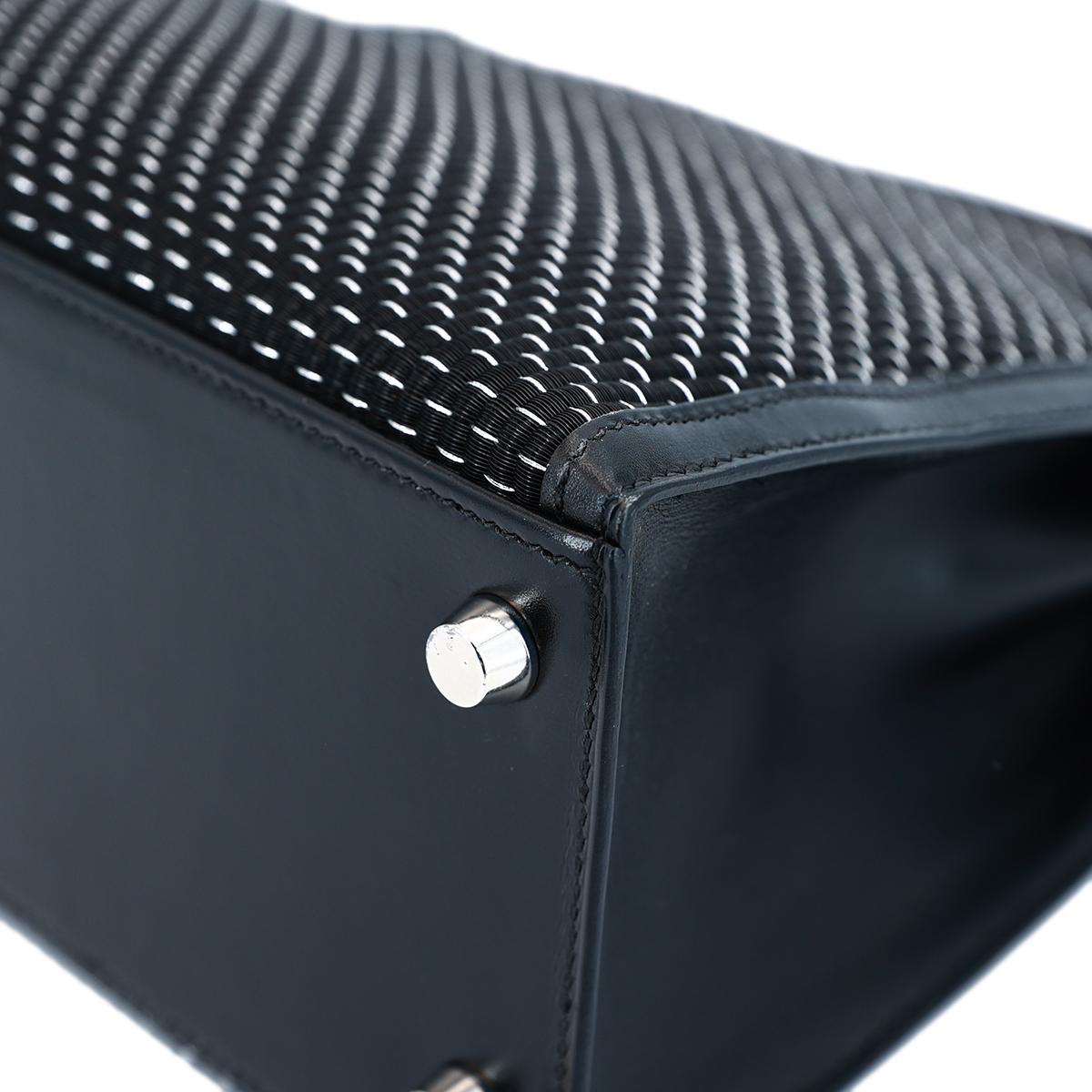 HERMÈS Limited Edition Kelly Crinoline 25 Sellier handbag in Black and Silver Crinoline with Palladium hardware - 10