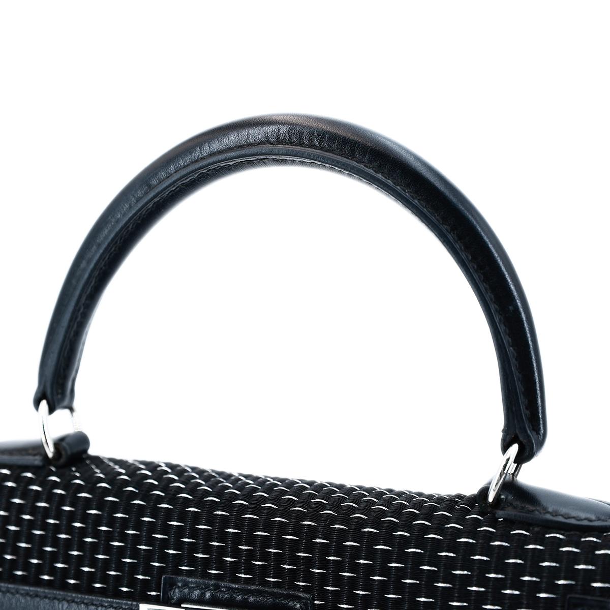 HERMÈS Limited Edition Kelly Crinoline 25 Sellier handbag in Black and Silver Crinoline with Palladium hardware - 6