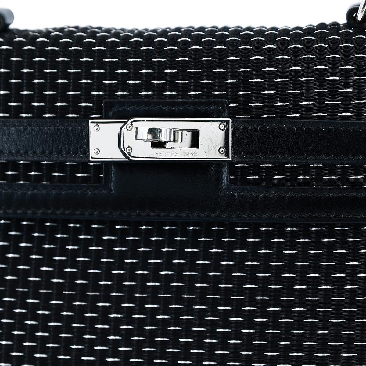HERMÈS Limited Edition Kelly Crinoline 25 Sellier handbag in Black and Silver Crinoline with Palladium hardware - 12