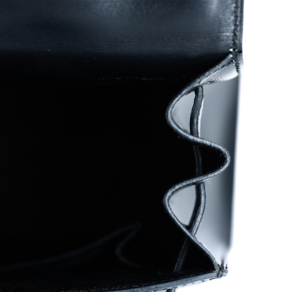 HERMÈS Limited Edition Kelly Crinoline 25 Sellier handbag in Black and Silver Crinoline with Palladium hardware - 17