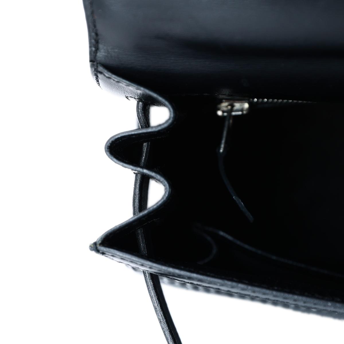 HERMÈS Limited Edition Kelly Crinoline 25 Sellier handbag in Black and Silver Crinoline with Palladium hardware - 16