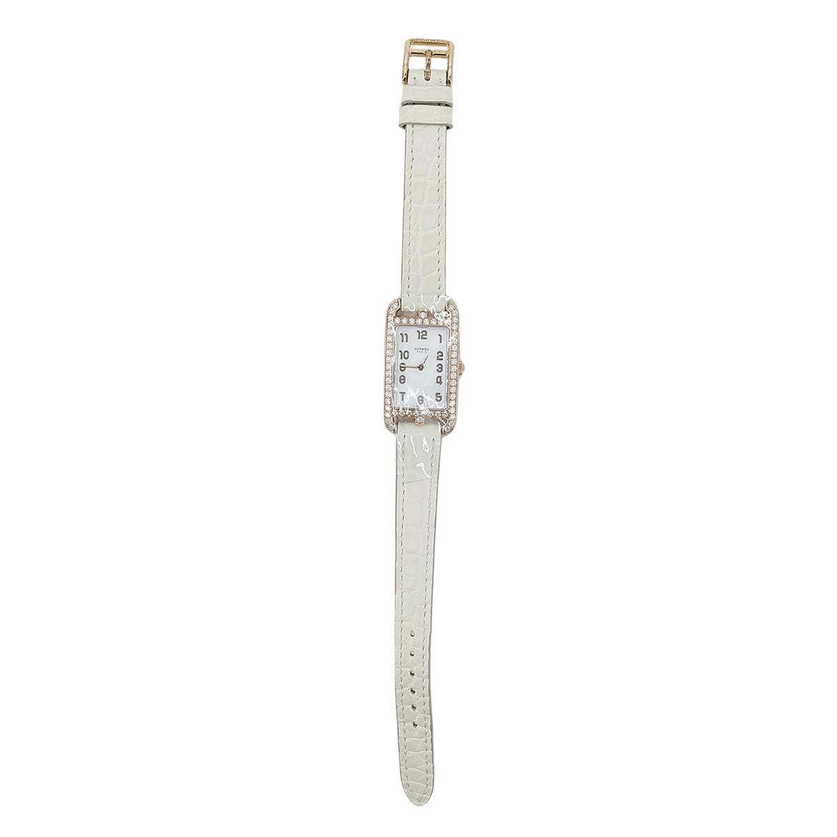 HERMÈS Nantucket PM Wrist Watch in Beton with Alligator and Diamond  - 1