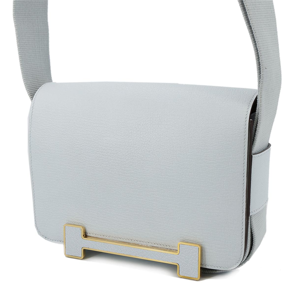 HERMÈS Geta shoulder bag in Blue Brume Chevre leather with Craie interior and Gold hardware - 2