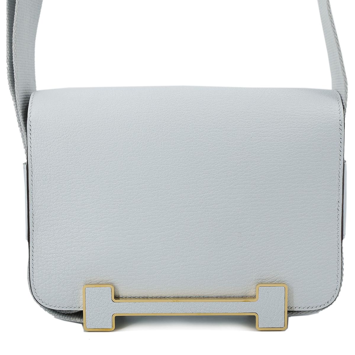 HERMÈS Geta shoulder bag in Blue Brume Chevre leather with Craie interior and Gold hardware - 1