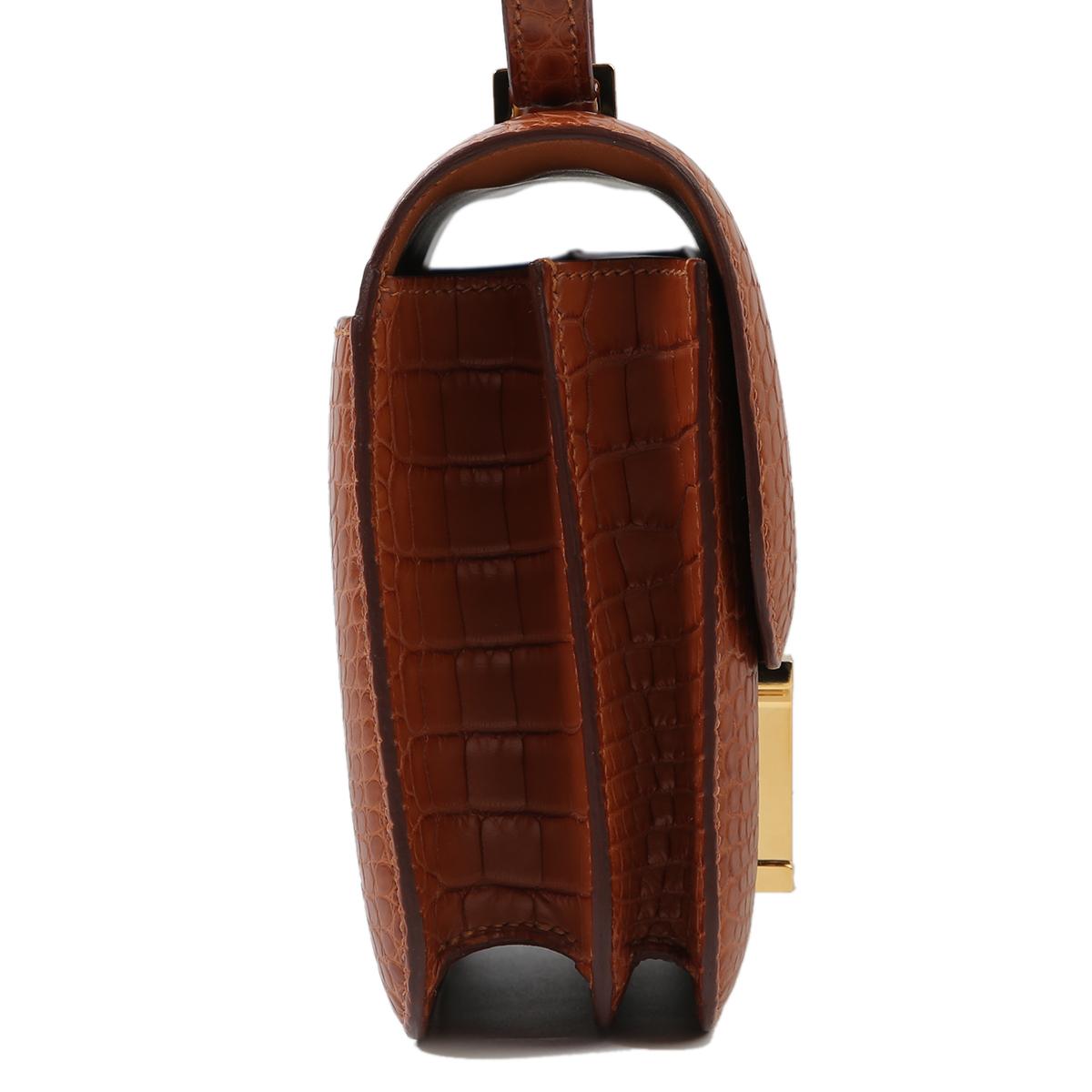 HERMÈS Matte Alligator Constance Mini 19 shoulder bag in Gold with Gold hardware - 5