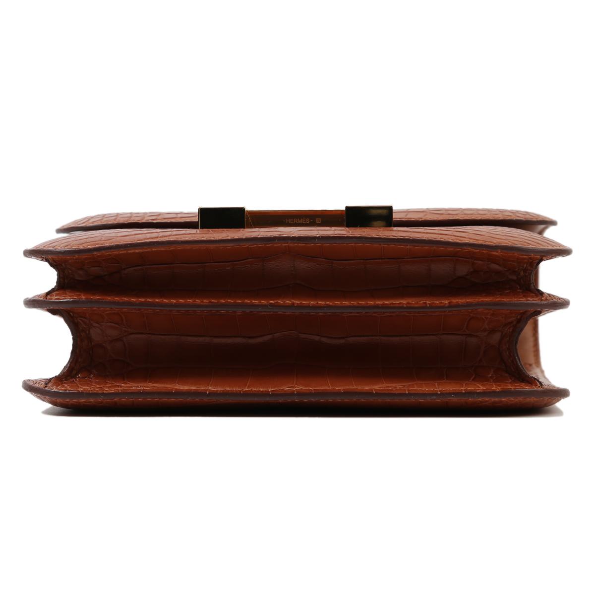 HERMÈS Matte Alligator Constance Mini 19 shoulder bag in Gold with Gold hardware - 7