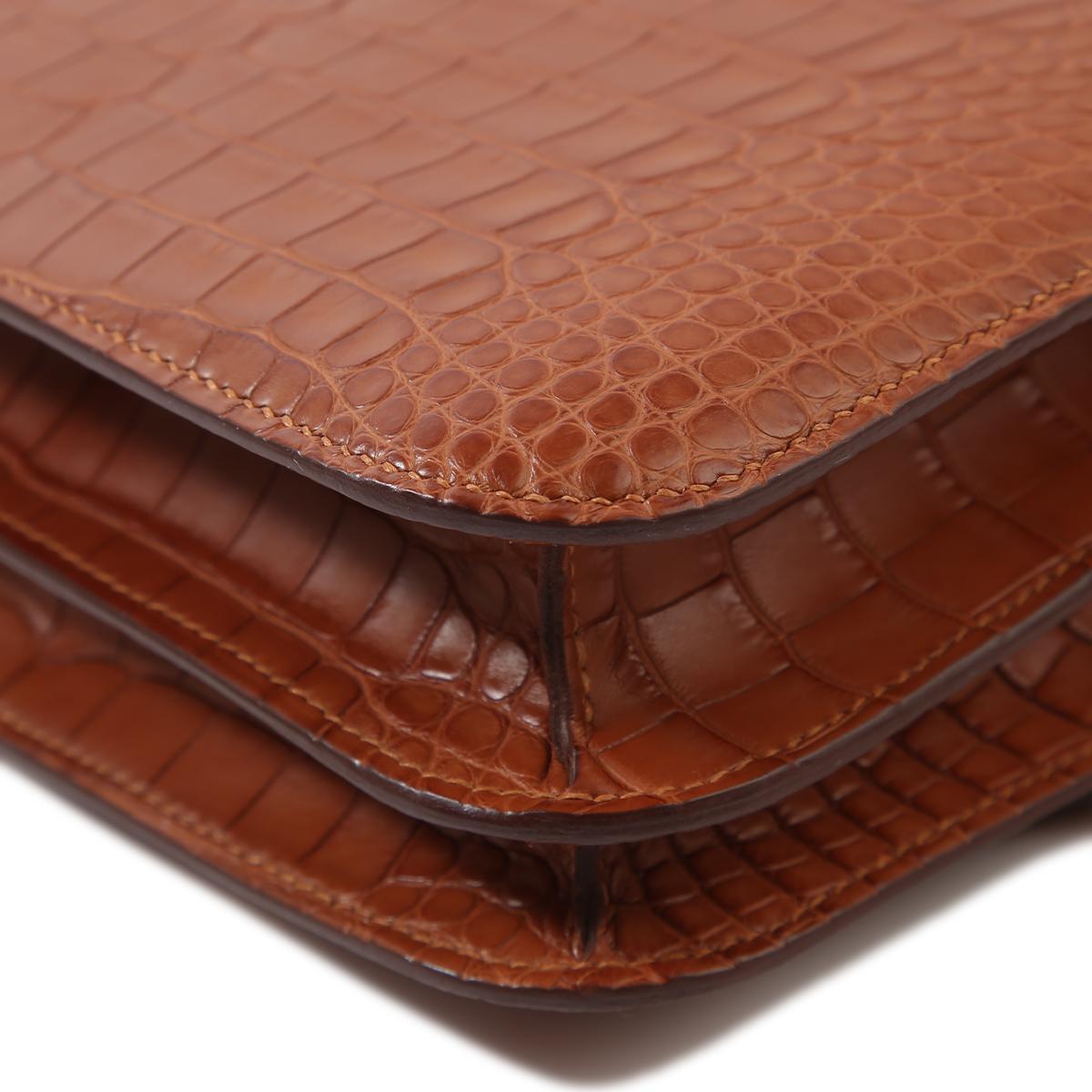 HERMÈS Matte Alligator Constance Mini 19 shoulder bag in Gold with Gold hardware - 11