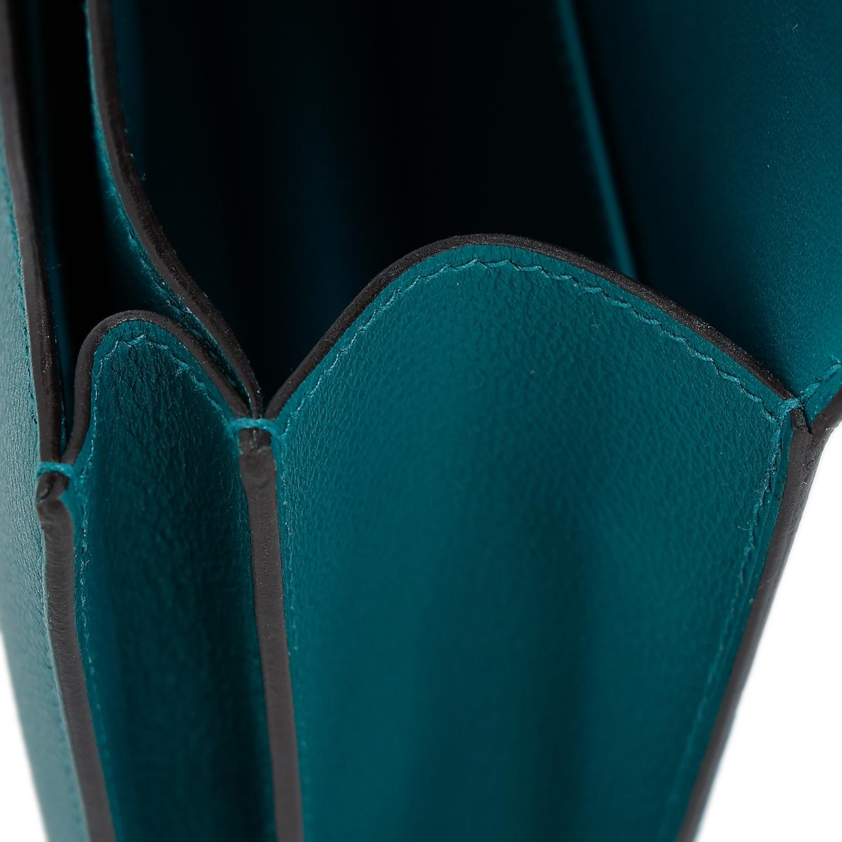 HERMÈS Constance Mini 19 shoulder bag in Colvert Evercolor leather with Palladium hardware - 19