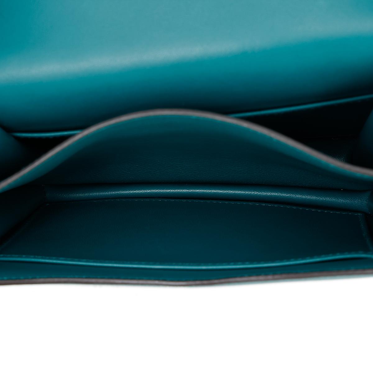 HERMÈS Constance Mini 19 shoulder bag in Colvert Evercolor leather with Palladium hardware - 17