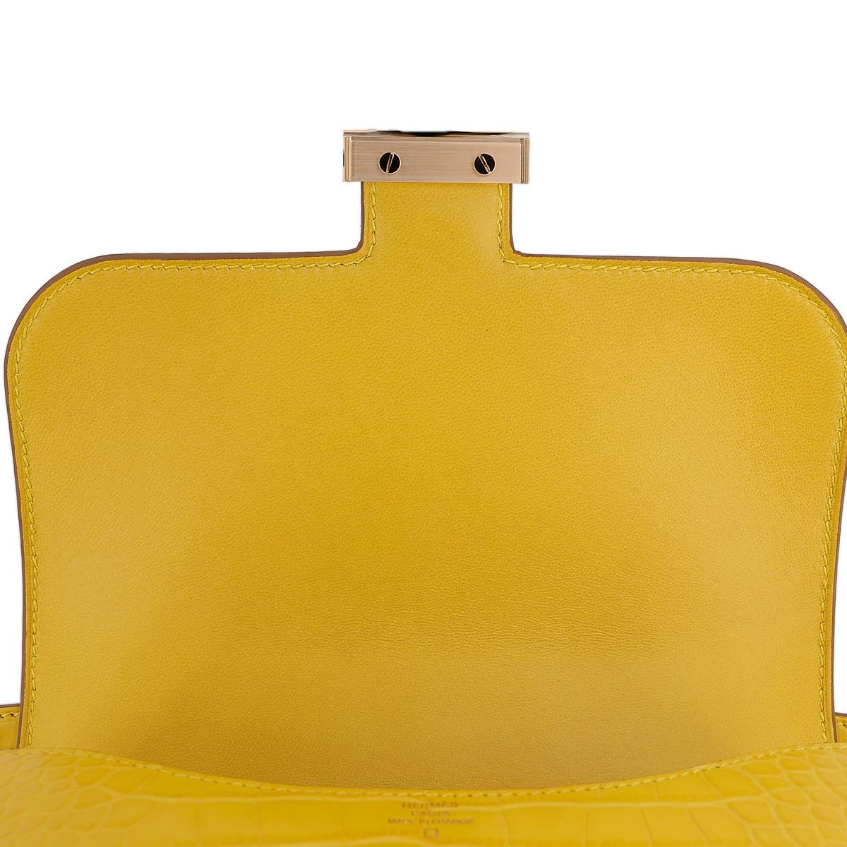 HERMÈS Matte Alligator Constance Mini 19 shoulder bag in Mimosa with Gold hardware  - 14
