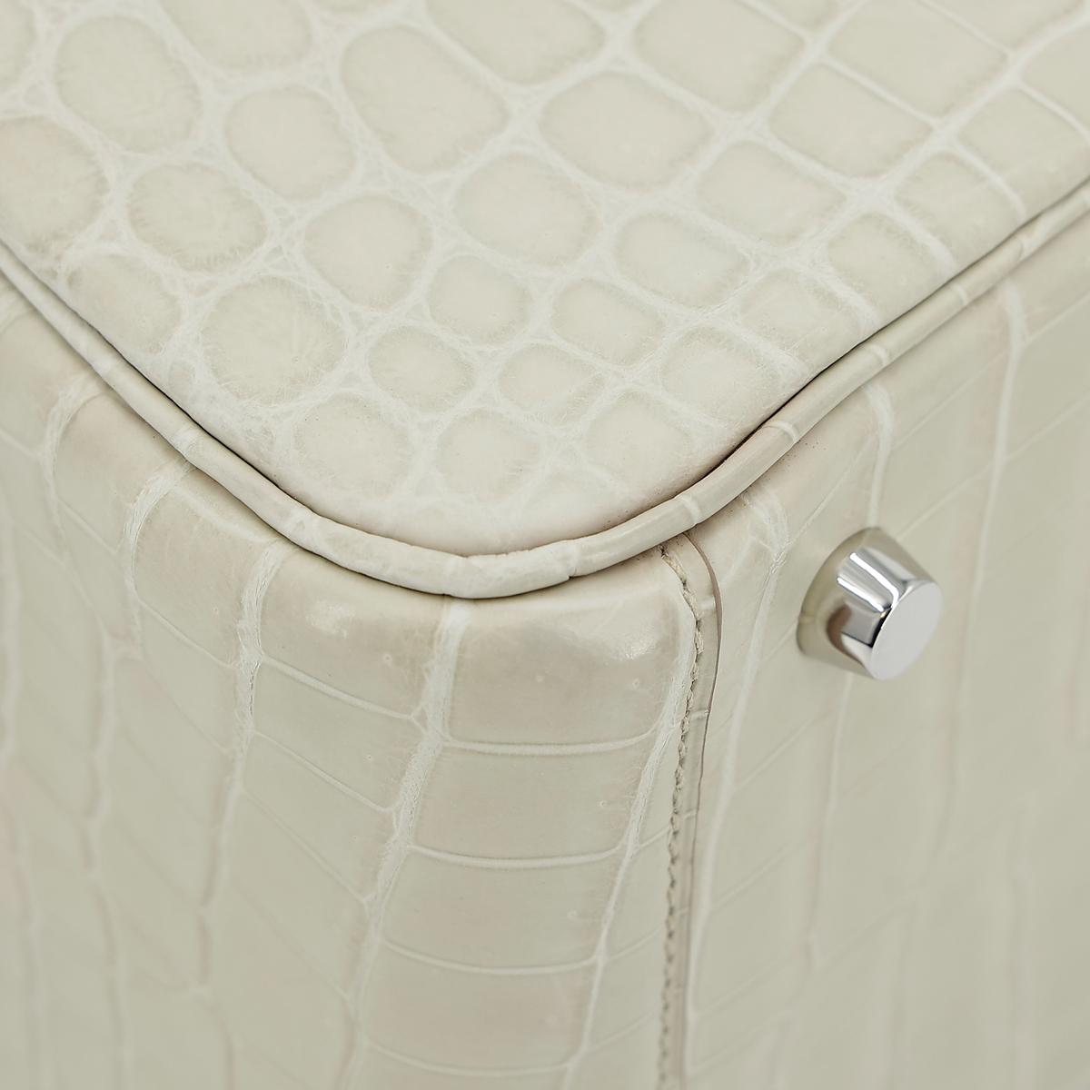 Very Good ( Rank A) HERMÈS Lindy 26 Beton (8L) Matte Niloticus Crocodile Palladium hardware X (2016) - 11