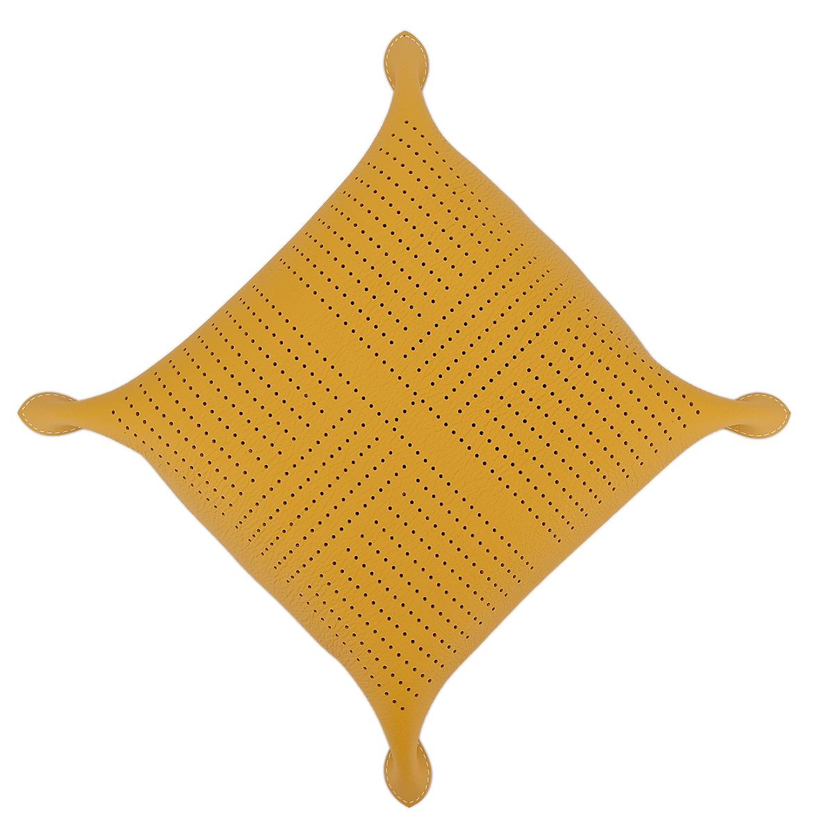 HERMÈS Mises et Relances Carre d'H change tray in Jaune Ambre and Ivory Taurillon leather with Palladium hardware - 4