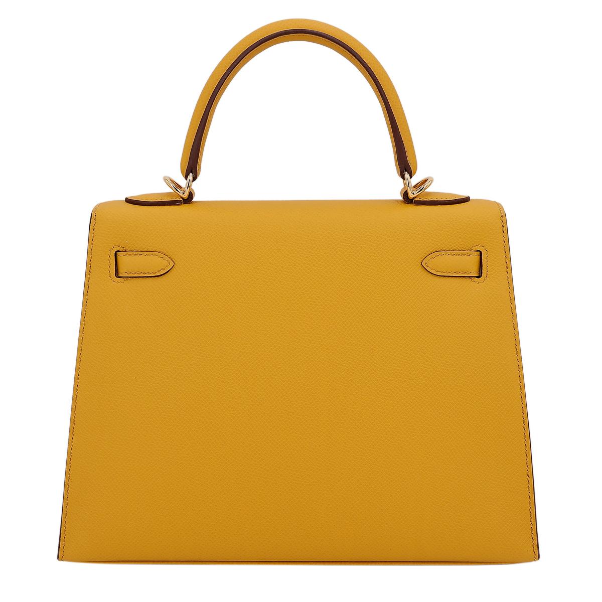 HERMÈS Kelly 25 handbag in Jaune Ambre Epsom leather with Gold hardware - 3