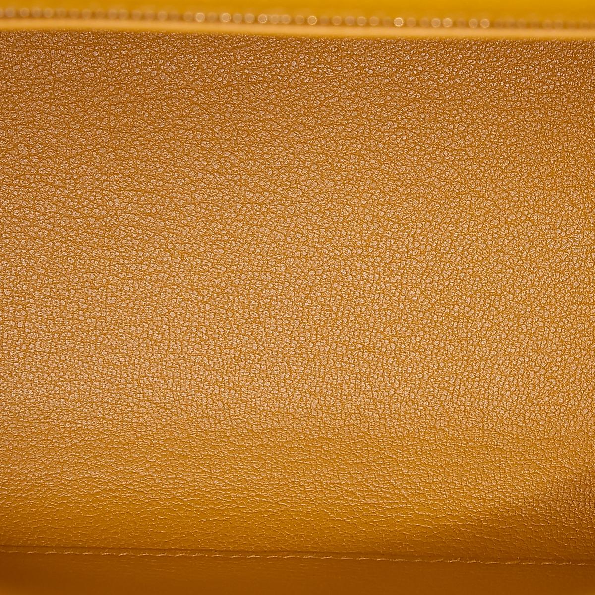 HERMÈS Kelly 25 handbag in Jaune Ambre Epsom leather with Gold hardware - 14