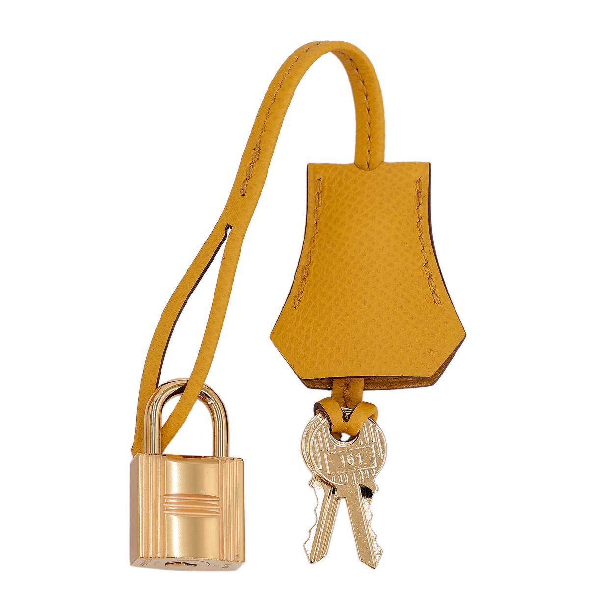 HERMÈS Kelly 25 handbag in Jaune Ambre Epsom leather with Gold hardware - 18