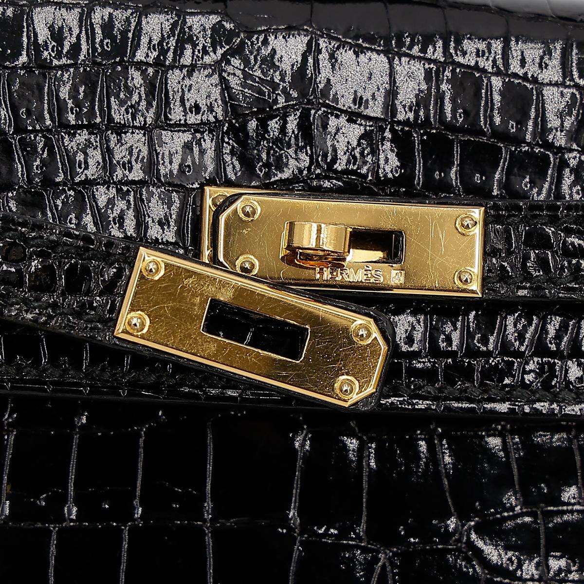 Very Good ( Rank A) HERMÈS Mini Mini Kelly Black (89) Porosus Crocodile Gold hardware Circle V (1992) - 17