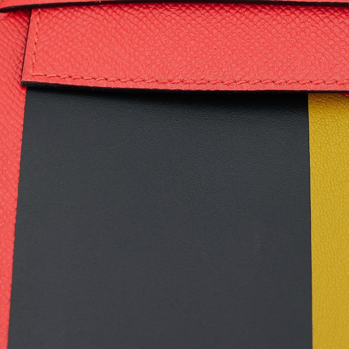 HERMÈS Limited Edition Letter Kelly 28 Kelly Graphie M handbag in Capucine, Jaune Ambre and Blue Obscur Epsom leather, Chevre leather and Sombrero leather with Palladium hardware - 14