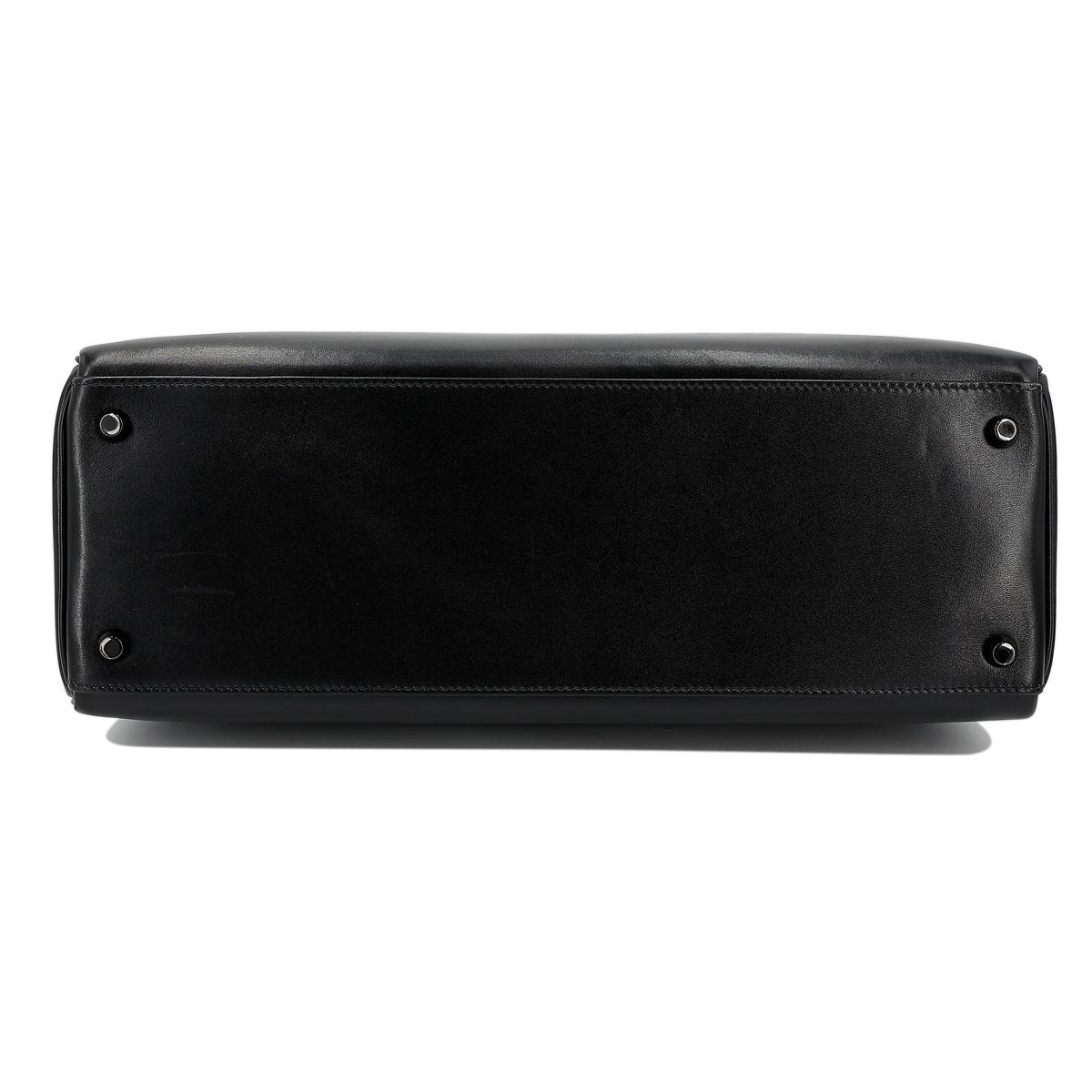 HERMÈS Limited Edition So Black Kelly 35 handbag in Black Box calfskin with Black hardware - 10