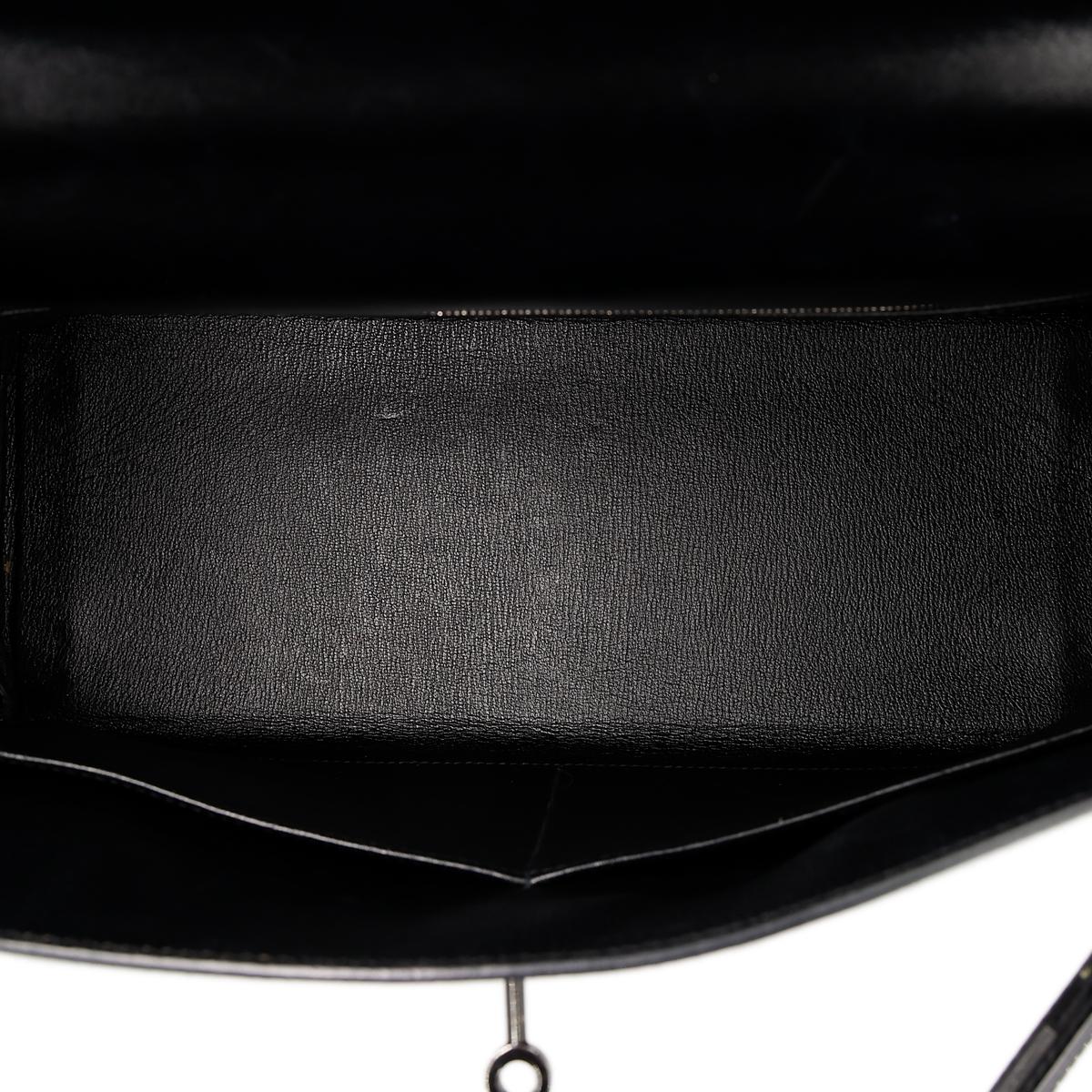HERMÈS Limited Edition So Black Kelly 35 handbag in Black Box calfskin with Black hardware - 23