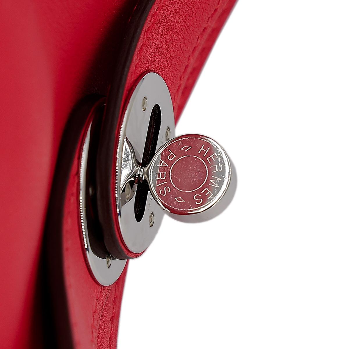 Very Good ( Rank A) HERMÈS Lindy 26 shoulder bag in Rouge de Coeur and Rouge Piment Swift leather with Palladium hardware - 16