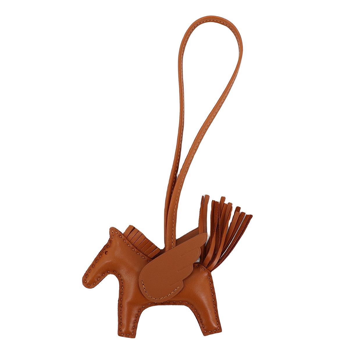 HERMÈS Rodeo Pegase PM charm in Gold Agneau leather - 1