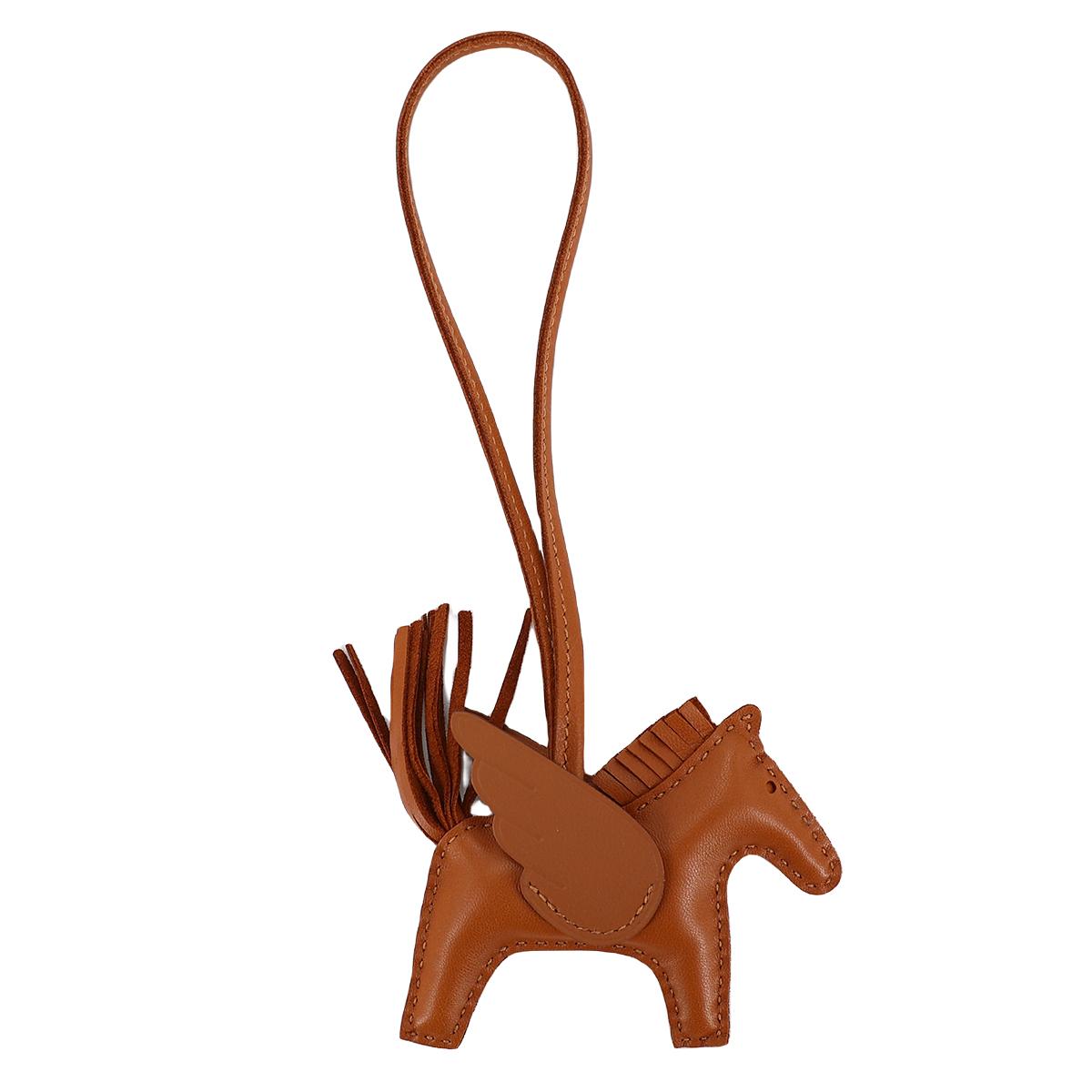 HERMÈS Rodeo Pegase PM charm in Gold Agneau leather - 2
