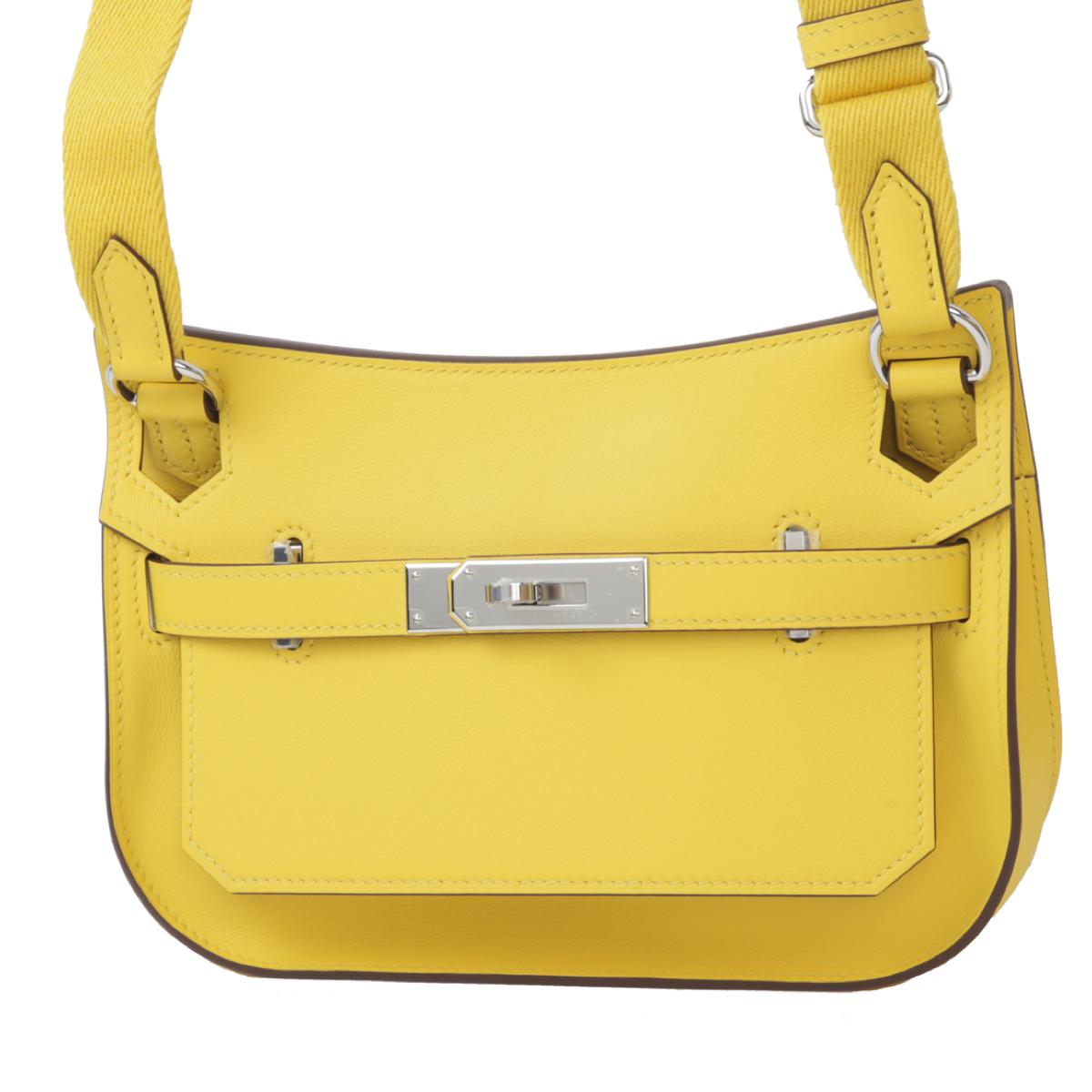 HERMÈS Jypsiere Mini shoulder bag in Jaune de Naples Swift leather with Palladium hardware - 2