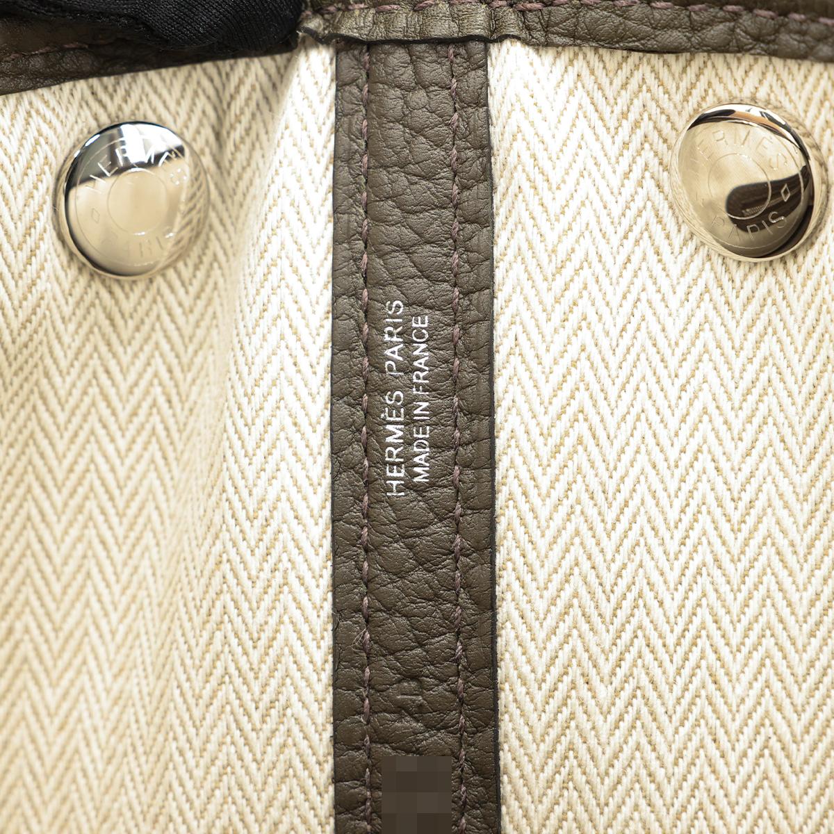 HERMÈS Garden Party 30 handbag in Eucalyptus Negonda leather with Palladium hardware - 16