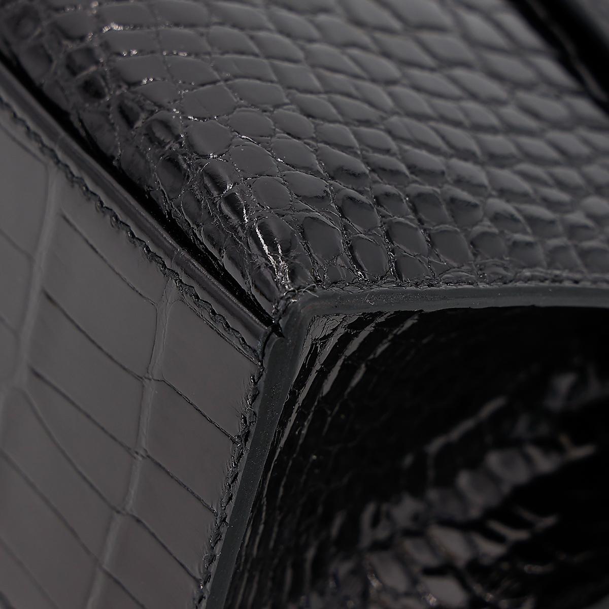 HERMÈS HSS Special Order Alligator Kelly Pochette handbag in Black and Geranium with Permabrass hardware - 9