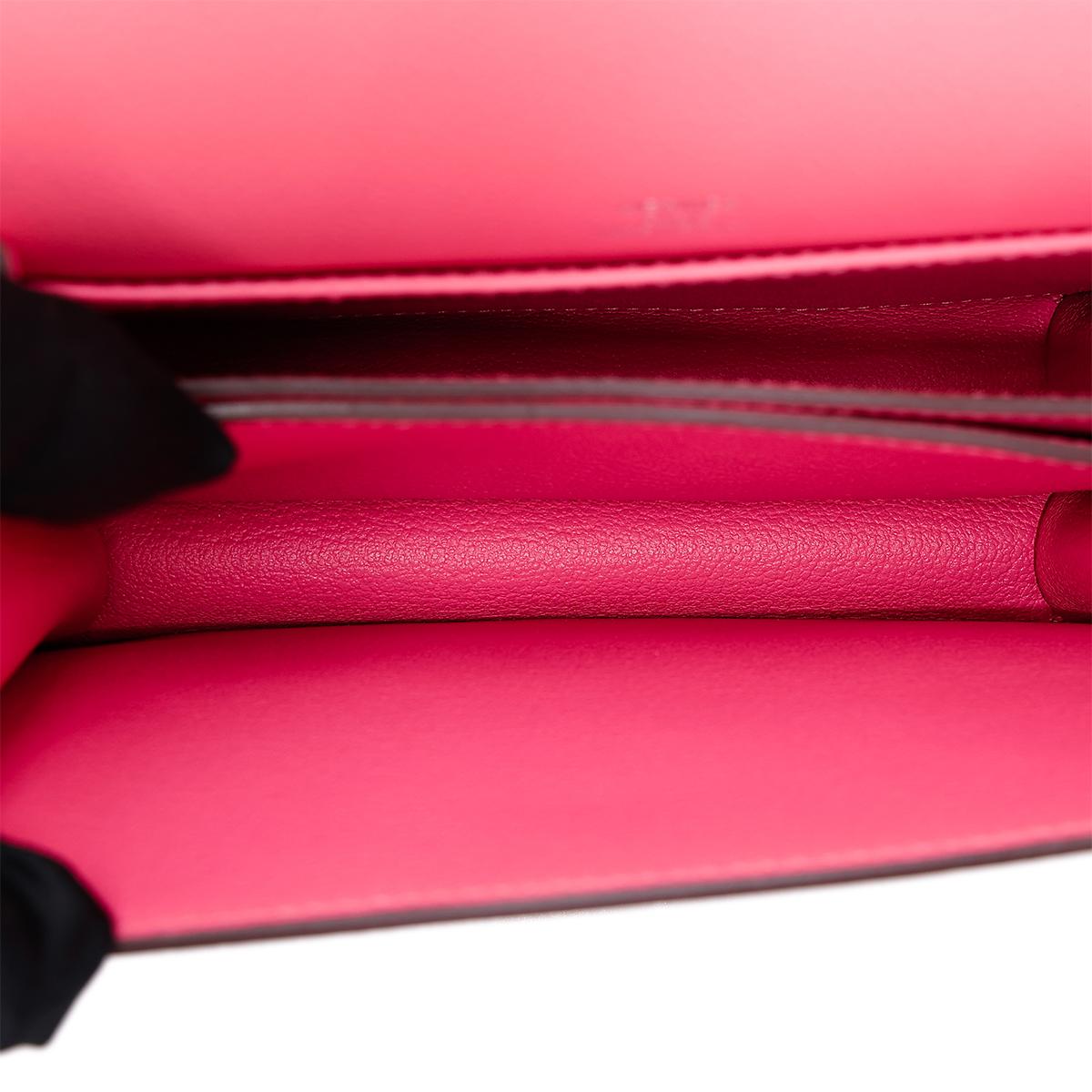HERMÈS Roulis Mini shoulder bag in Rose Azalee Evercolor leather with Palladium hardware - 17