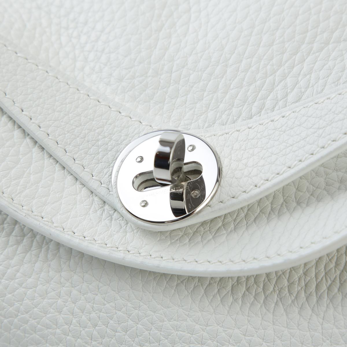 HERMÈS Lindy 26 shoulder bag in White Clemence leather with Palladium hardware - 12