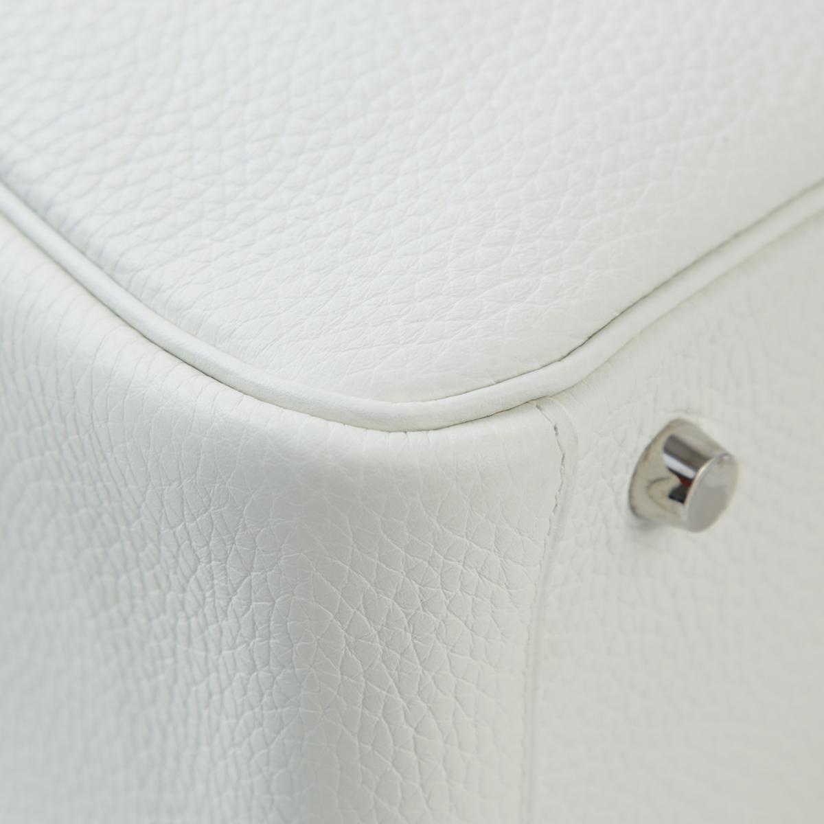 HERMÈS Lindy 26 shoulder bag in White Clemence leather with Palladium hardware - 10