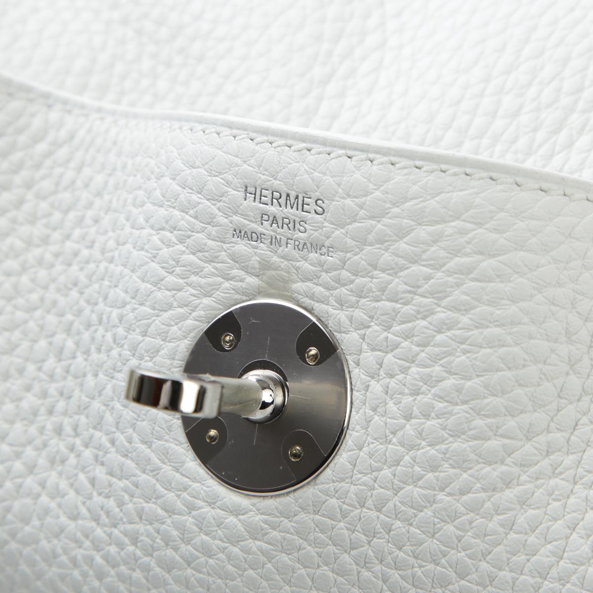 HERMÈS Lindy 26 shoulder bag in White Clemence leather with Palladium hardware - 13