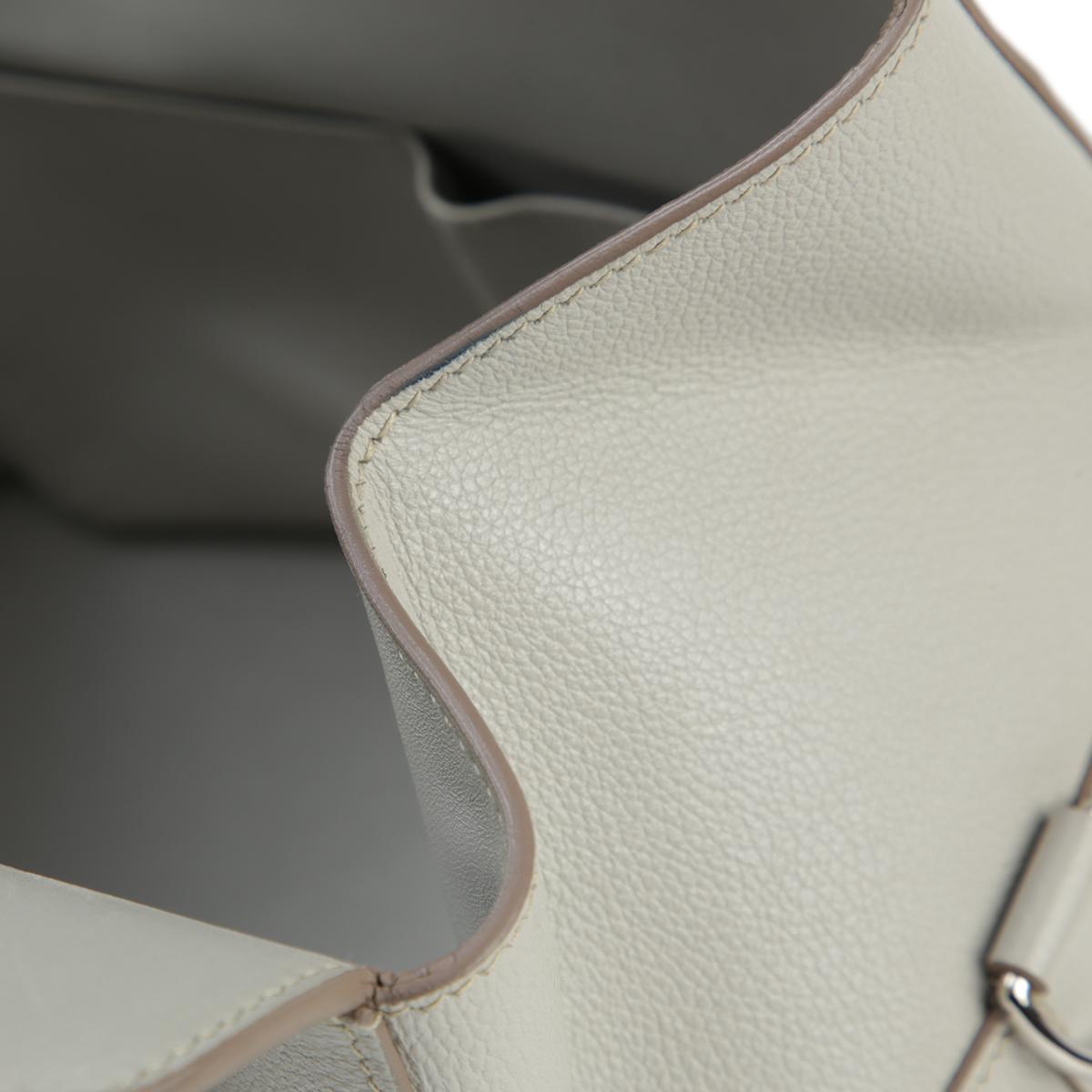HERMÈS Toolbox 20 handbag in Pearl Gray Evercolor leather with Palladium hardware - 16