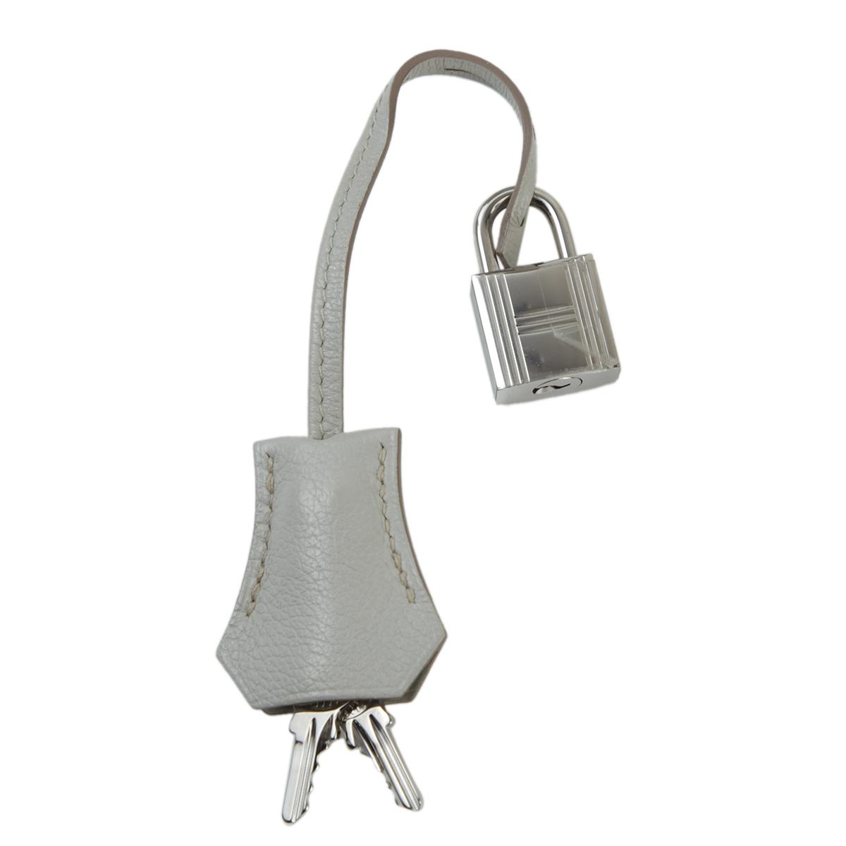 HERMÈS Toolbox 20 handbag in Pearl Gray Evercolor leather with Palladium hardware - 19