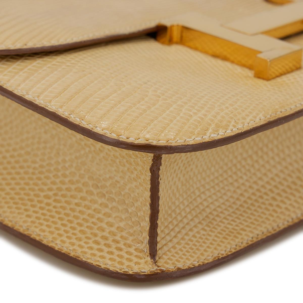 HERMÈS Lizard Constance 23 shoulder bag in Beige with Gold hardware - 9