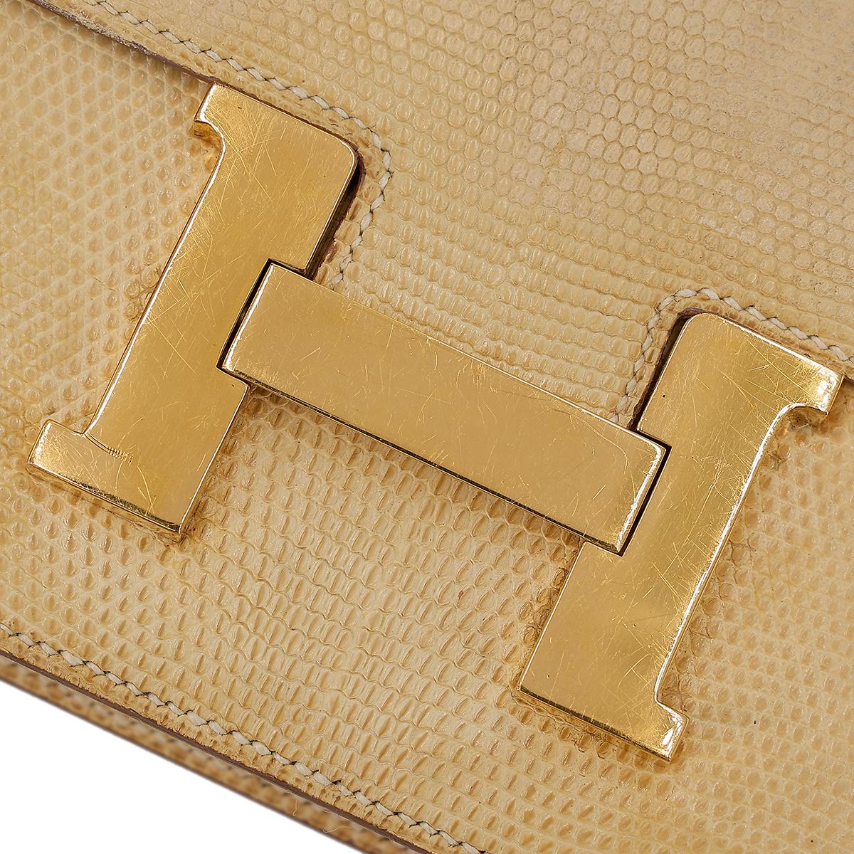HERMÈS Lizard Constance 23 shoulder bag in Beige with Gold hardware - 17