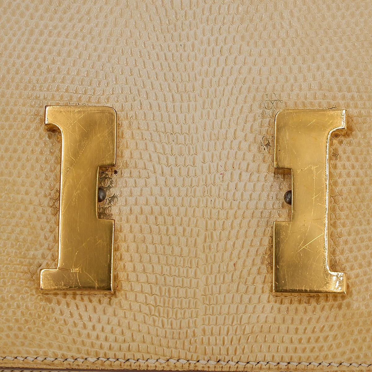 HERMÈS Lizard Constance 23 shoulder bag in Beige with Gold hardware - 19