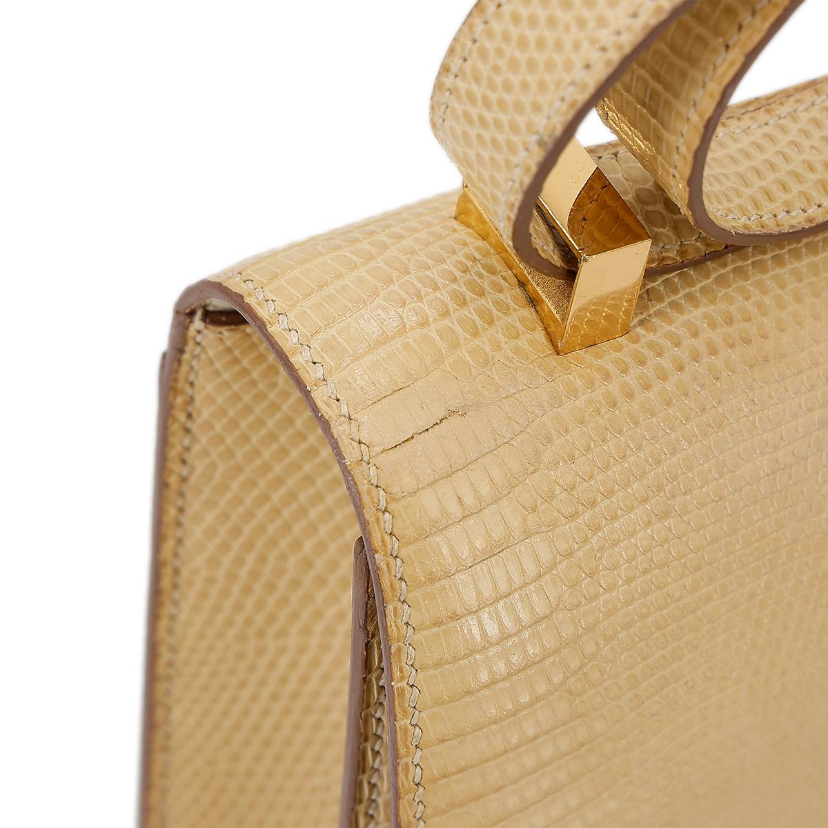HERMÈS Lizard Constance 23 shoulder bag in Beige with Gold hardware - 15