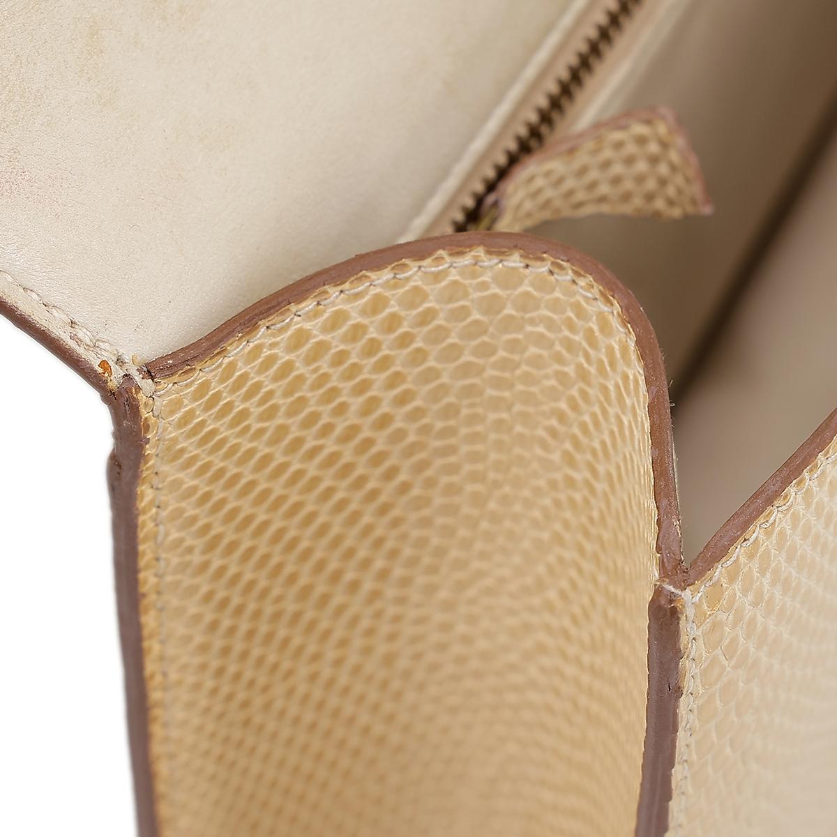 HERMÈS Lizard Constance 23 shoulder bag in Beige with Gold hardware - 30