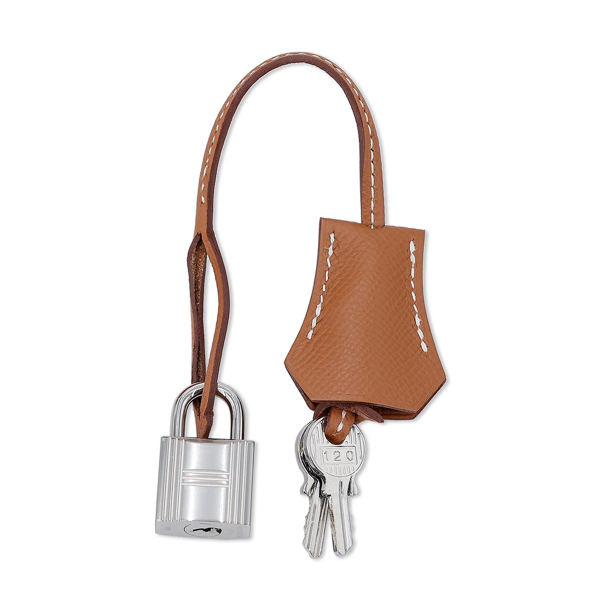 HERMÈS Kelly 28 Sellier in Gold Epsom leather with Palladium hardware - 24