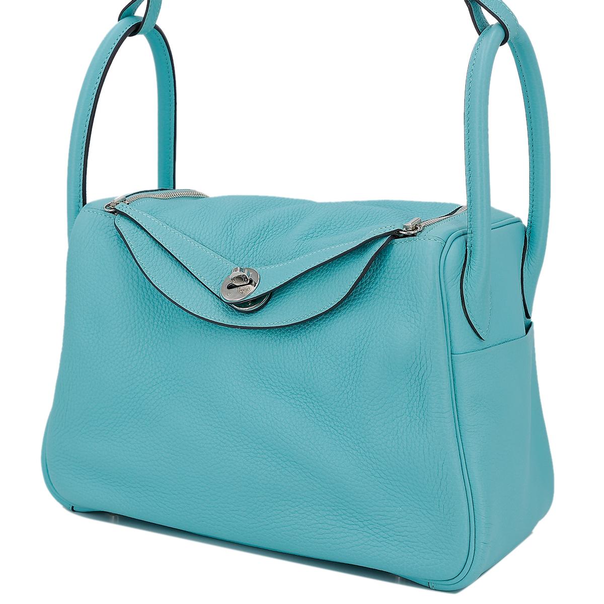 HERMÈS Lindy 30 shoulder bag in Bleu du Nord Clemence leather with Palladium hardware - 2