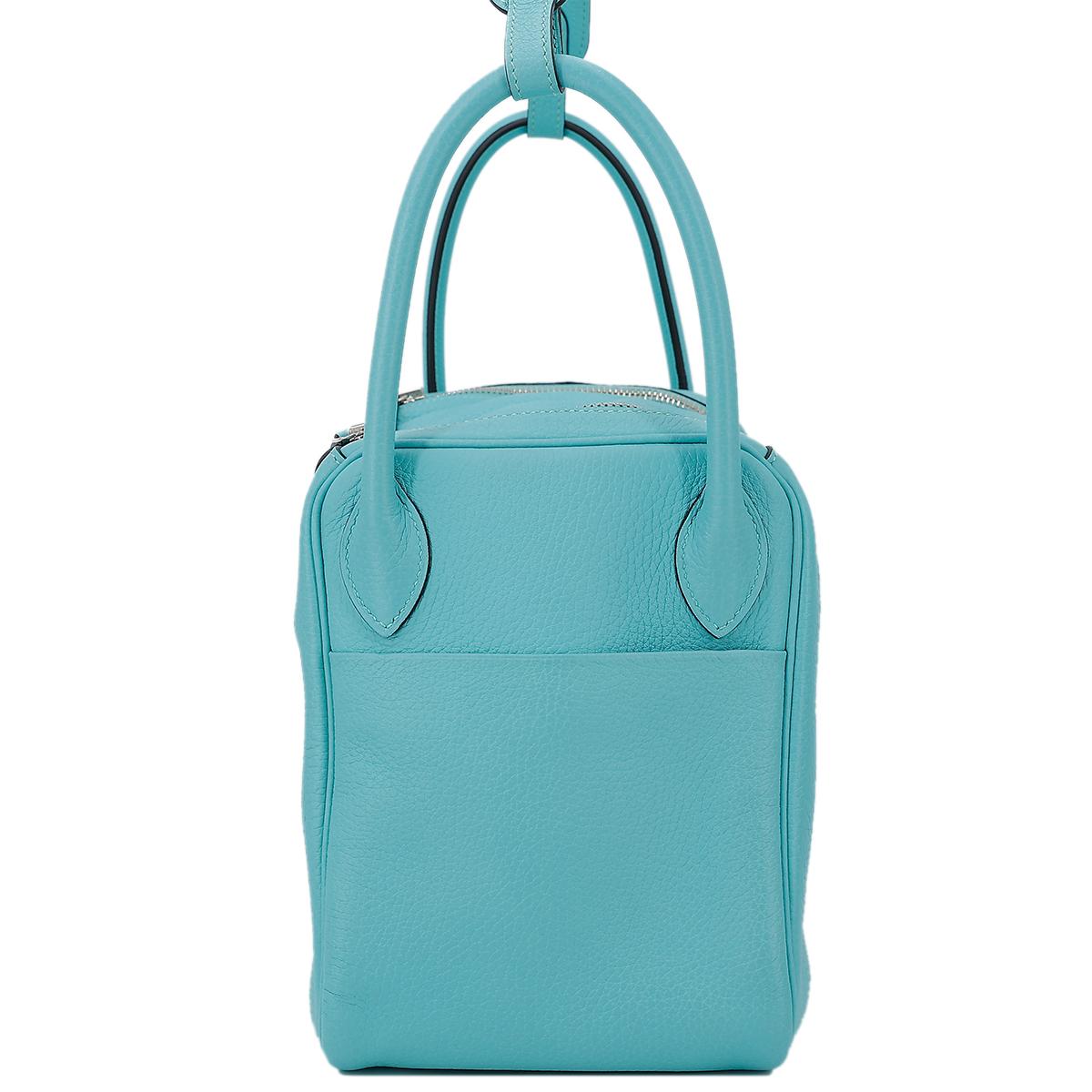 HERMÈS Lindy 30 shoulder bag in Bleu du Nord Clemence leather with Palladium hardware - 4