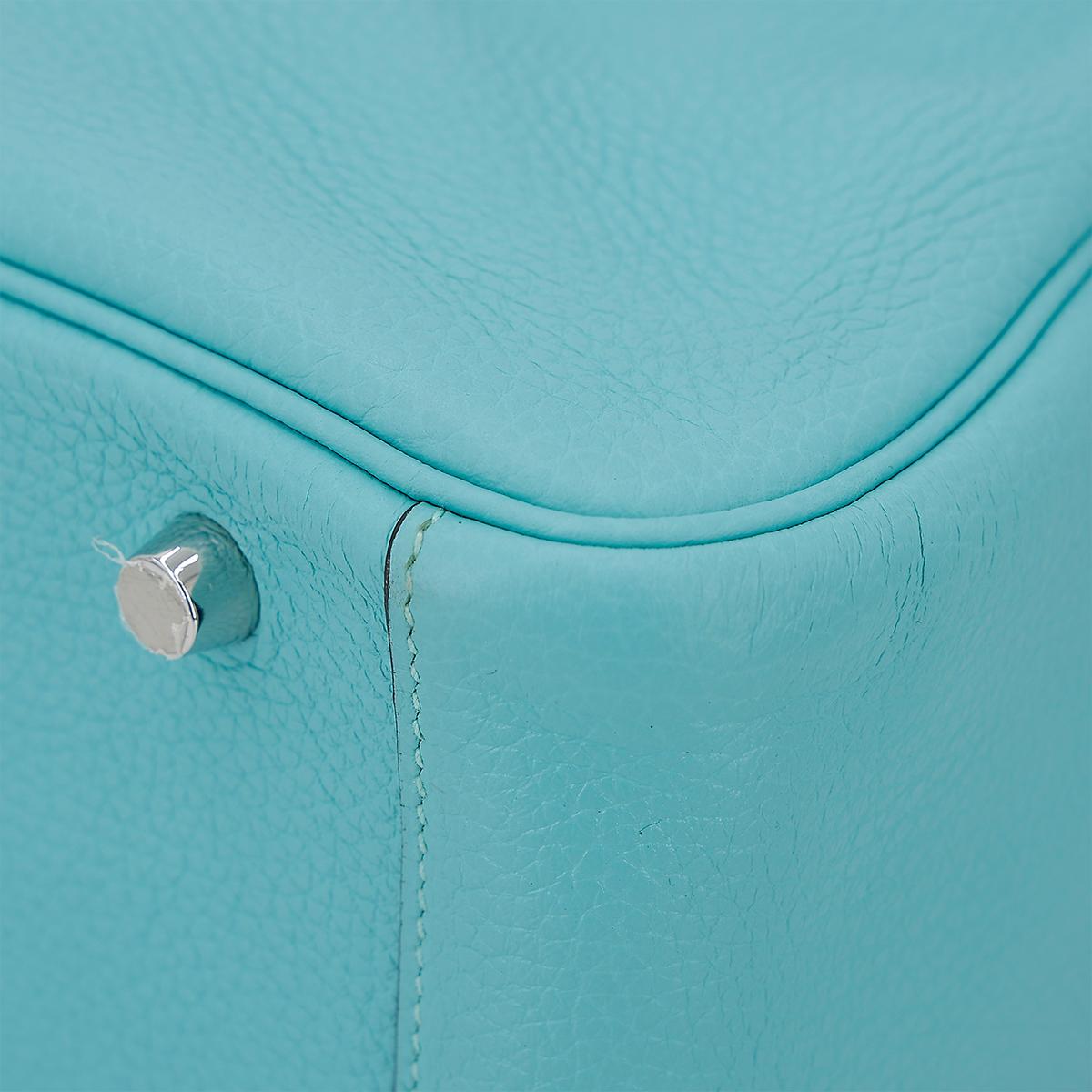 HERMÈS Lindy 30 shoulder bag in Bleu du Nord Clemence leather with Palladium hardware - 10